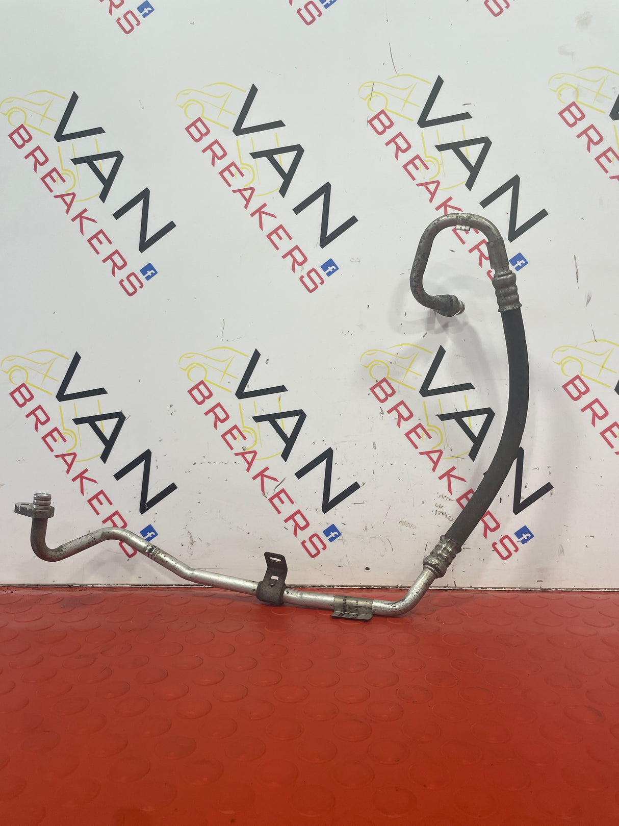 Citroen Dispatch/Vauxhal Vivaro/Toyota Proace/Peugeot Expert AIR CONDITIONING PIPE 2017-2023 P/N 9806548780