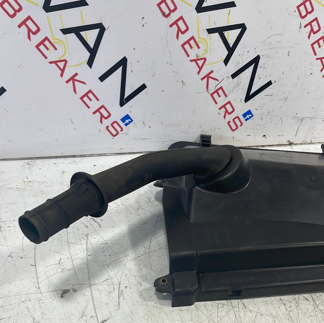 Renault Trafic/Vauxhall Vivaro 2014-2019 PASSENGER N/S WINDSCREEN SCUTTLE PANEL TRIM P/N 93868425