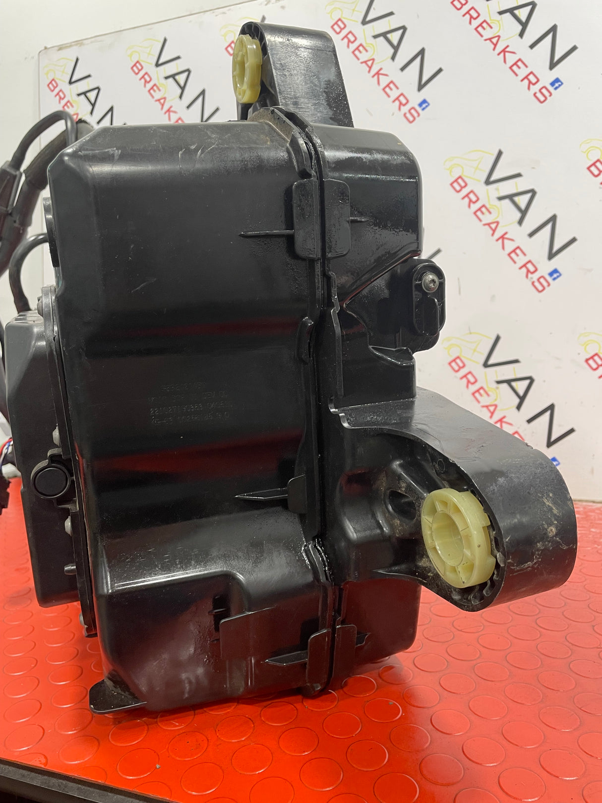 Citreon Berlingo/Peugeot Partner/Vauxhall Combo/Proace City 1.5 ADBLUE TANK COMPLETE WITH PUMP 2019> P/N 9832421480