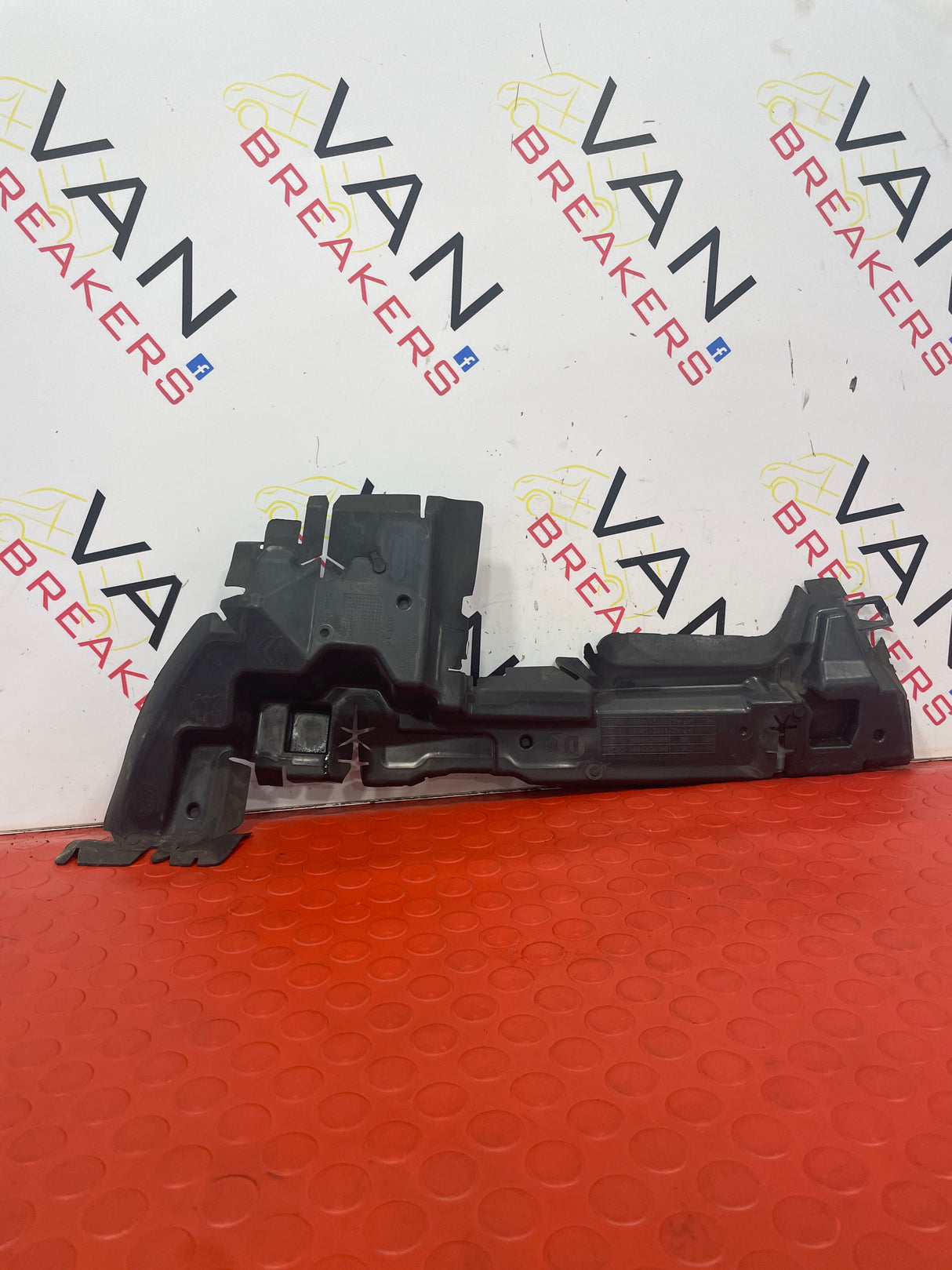 Citroen Dispatch/Peugeot Expert/Vauxhal Vivaro/Toyota Proace/Fiat Scudo AIR DEFLECTOR 2016-2024 P/N 9808276880