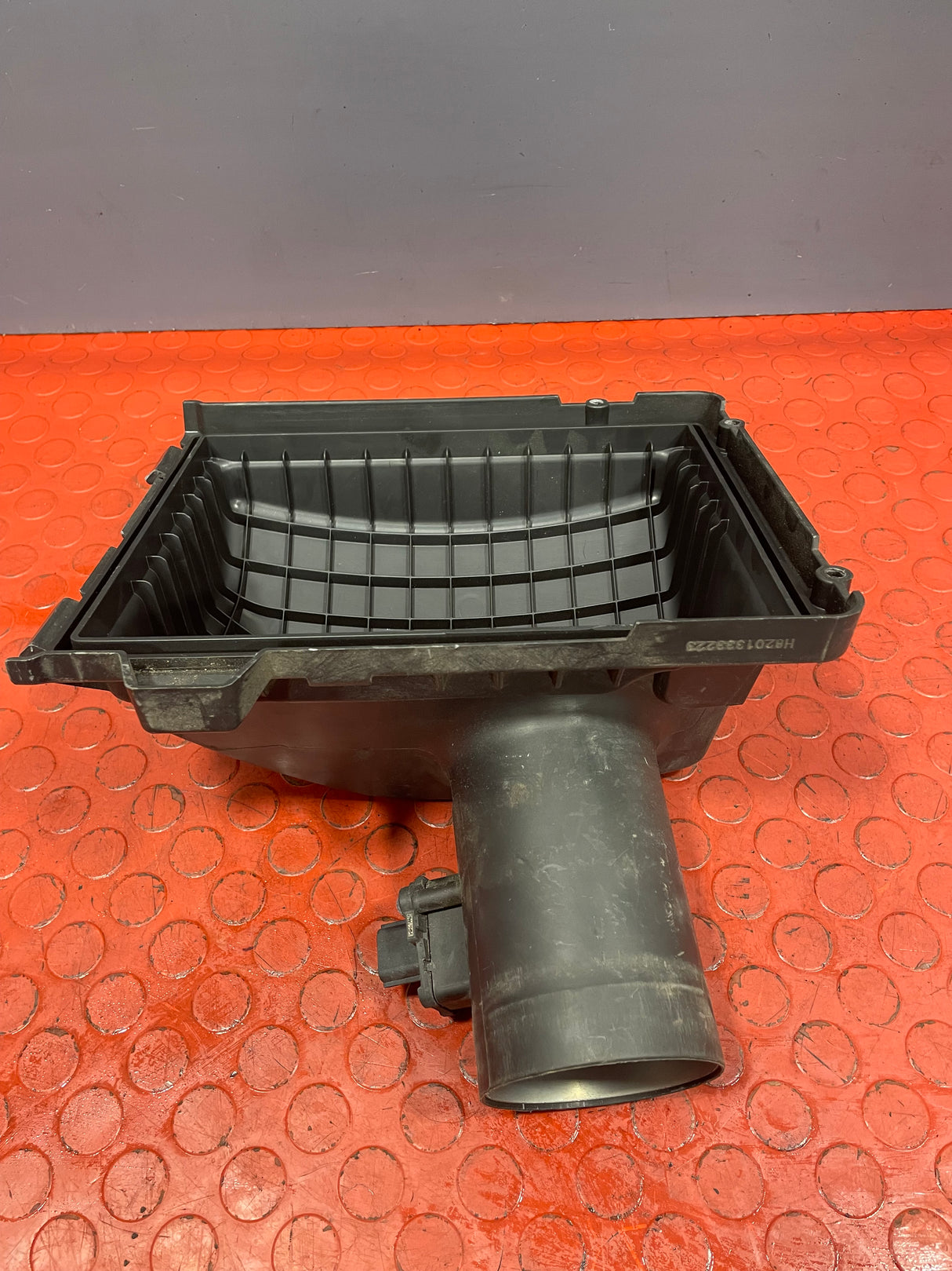 Renault Trafic/Vauxhall Vivaro/Nissan NV300 AIR BOX LID AND MAF SENSOR 1.6 2014-2019 P/N H8201333223