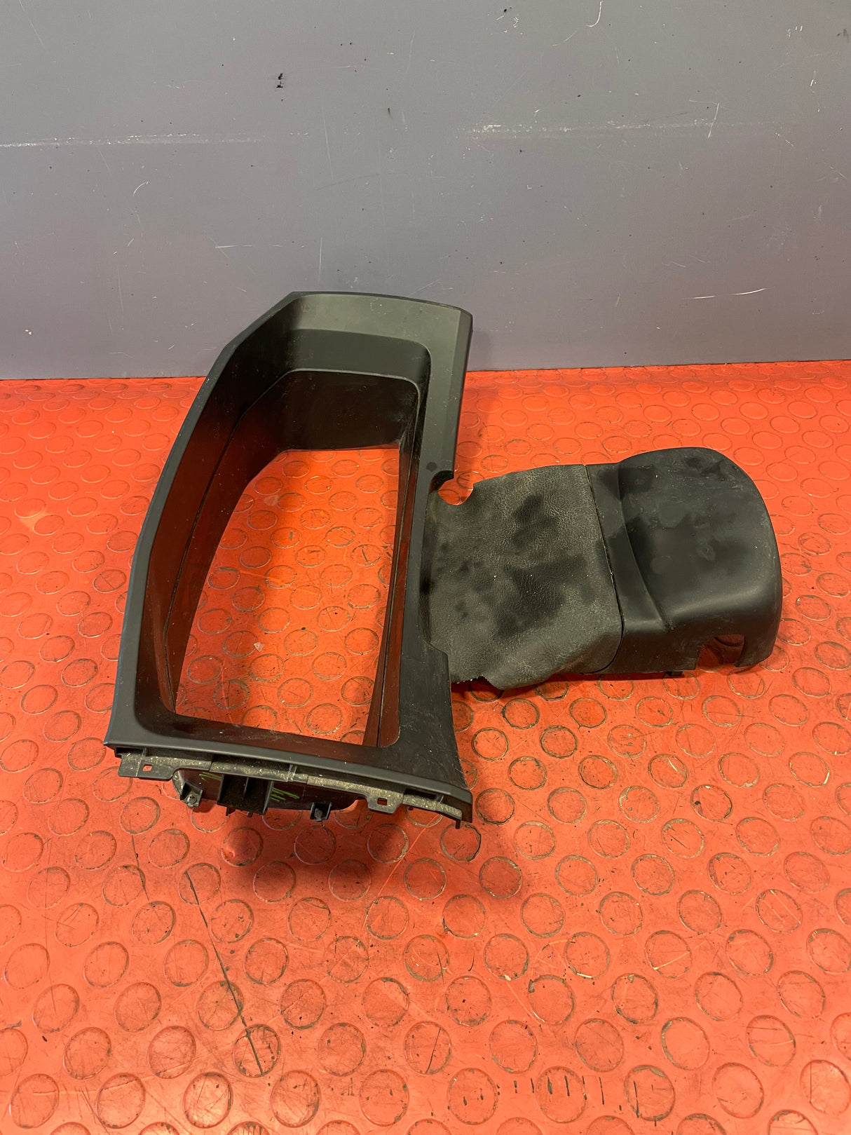 Volkswagen Transporter T6 INSTRUMENT CLUSTER SURROUND TRIM 2015-2019 P/N 7E2857054