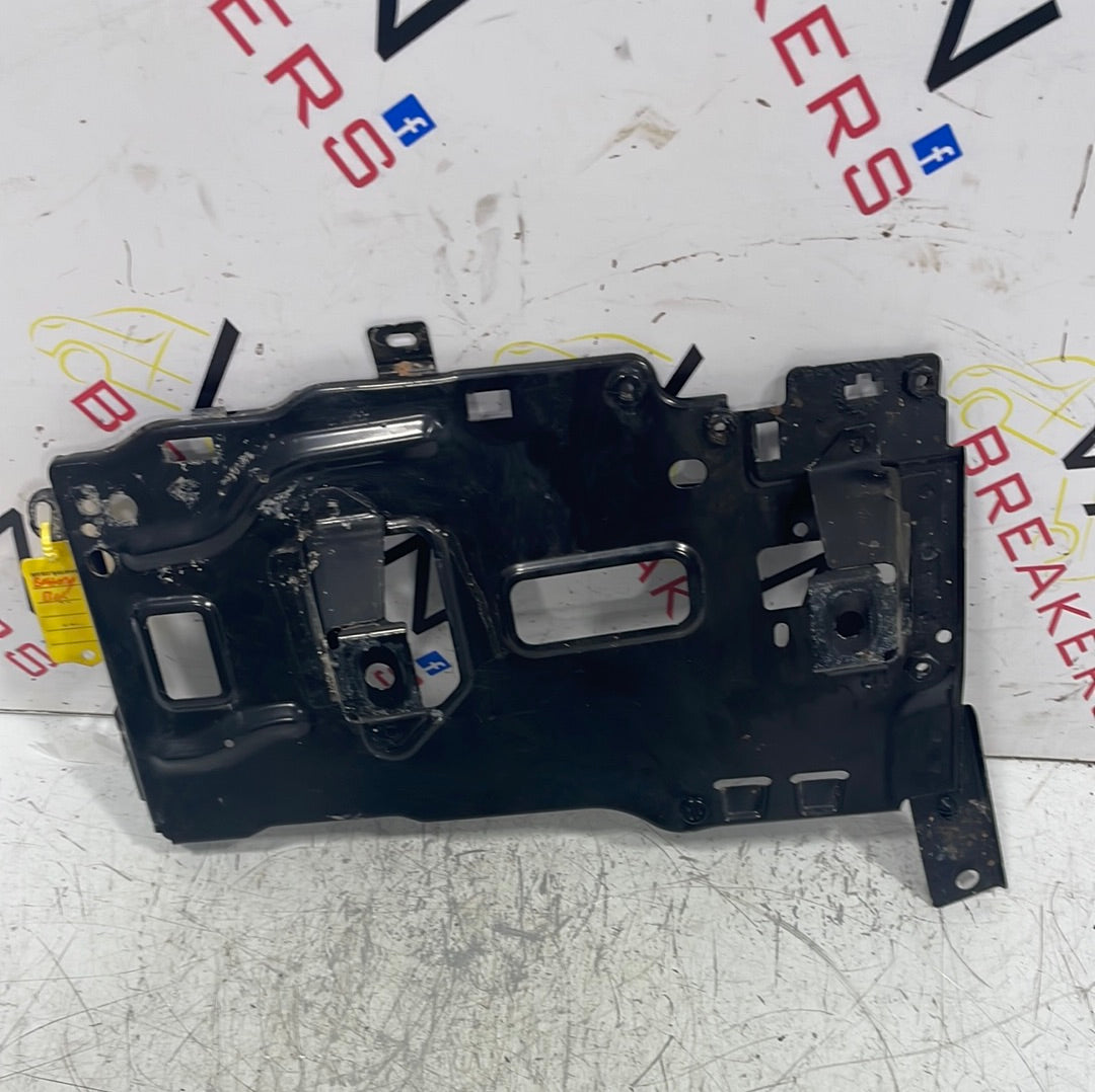 Citroen Dispatch/ Peugeot Expert/ Toyota Proace/ Vauxhall Vivaro(19) BATTERY TRAY 981528858000