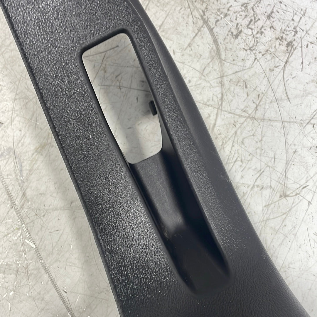 Citroen Berlingo/Peugeot Partner/Vauxhall Combo/Toyota Proace City INTERIOIR TRIM PASSENGER SIDE FOOTWELL BONNET PULL SURROUND P/N 9816395977