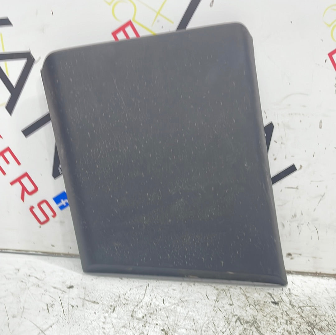 Citroen Relay/ Peugeot Boxer/ Fiat Ducato UNDER FUEL CAP TRIM 735684309