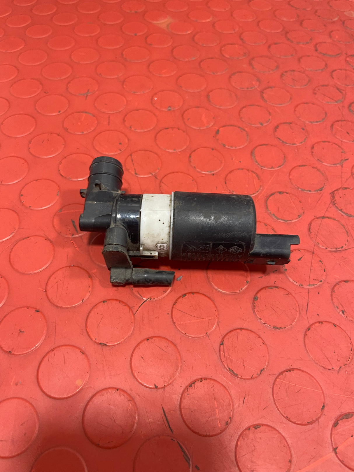 Citroen Berlingo/Peugeot Partner WINDSCREEN WASHER PUMP 2008-2018 P/N 9684522380