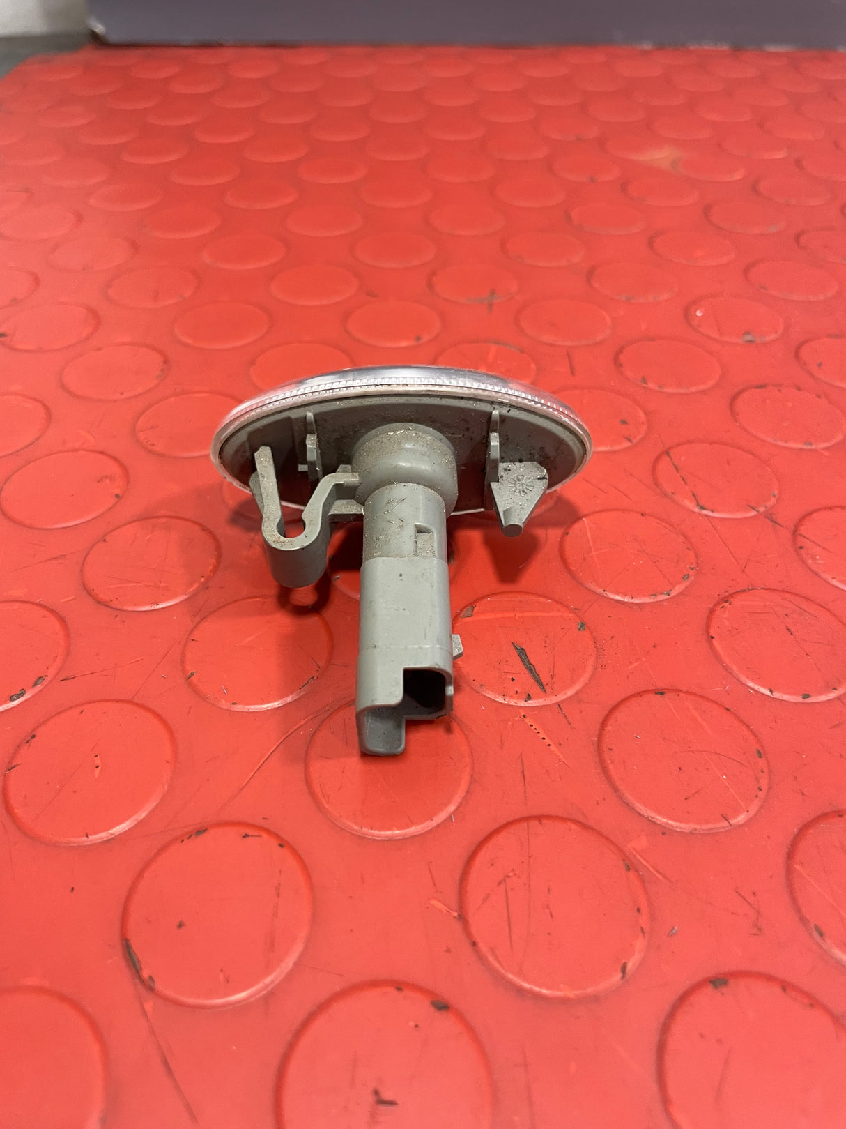 Citroen/Peugeot SIDE INDICATOR REPEATER LIGHT LAMP 2008-2018 P/N 9680057480