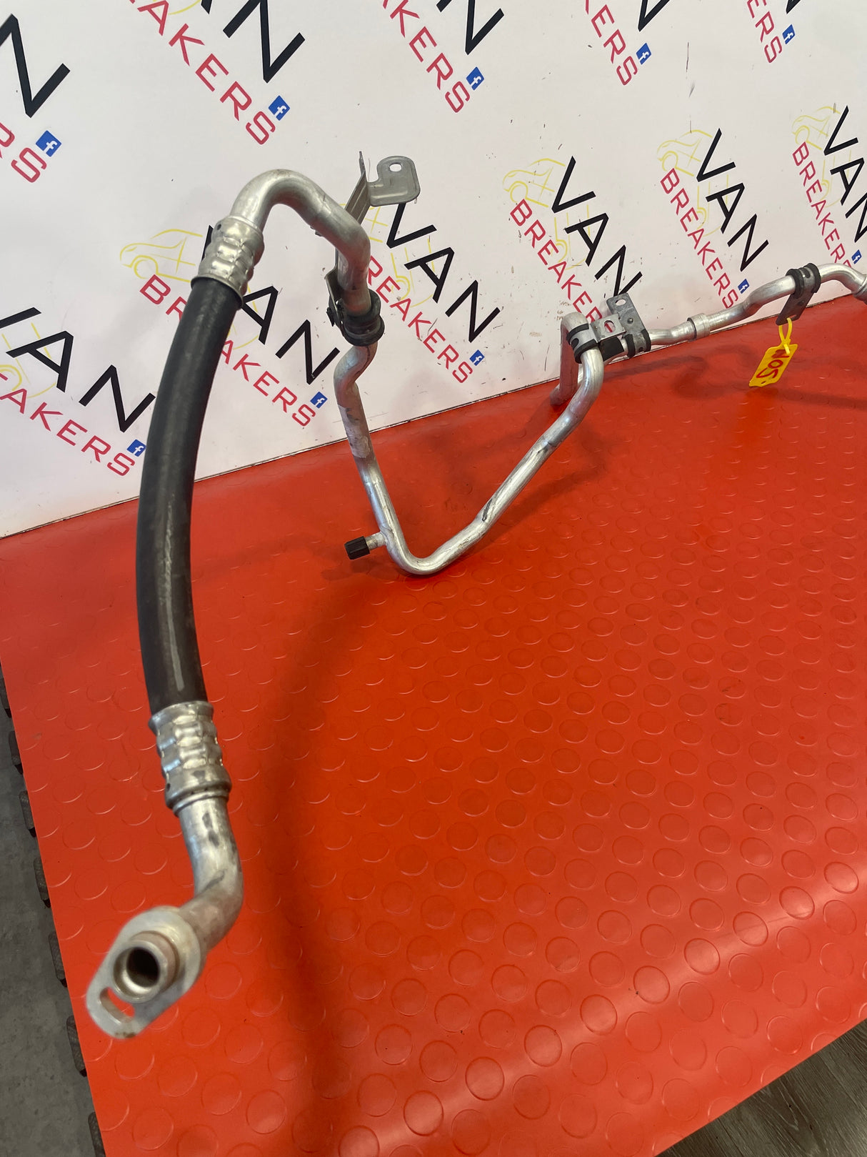 Renault Trafic MK3 1.6 Vauxhall Vivaro AIR CON PIPE 2015-19 P/N 924807649R