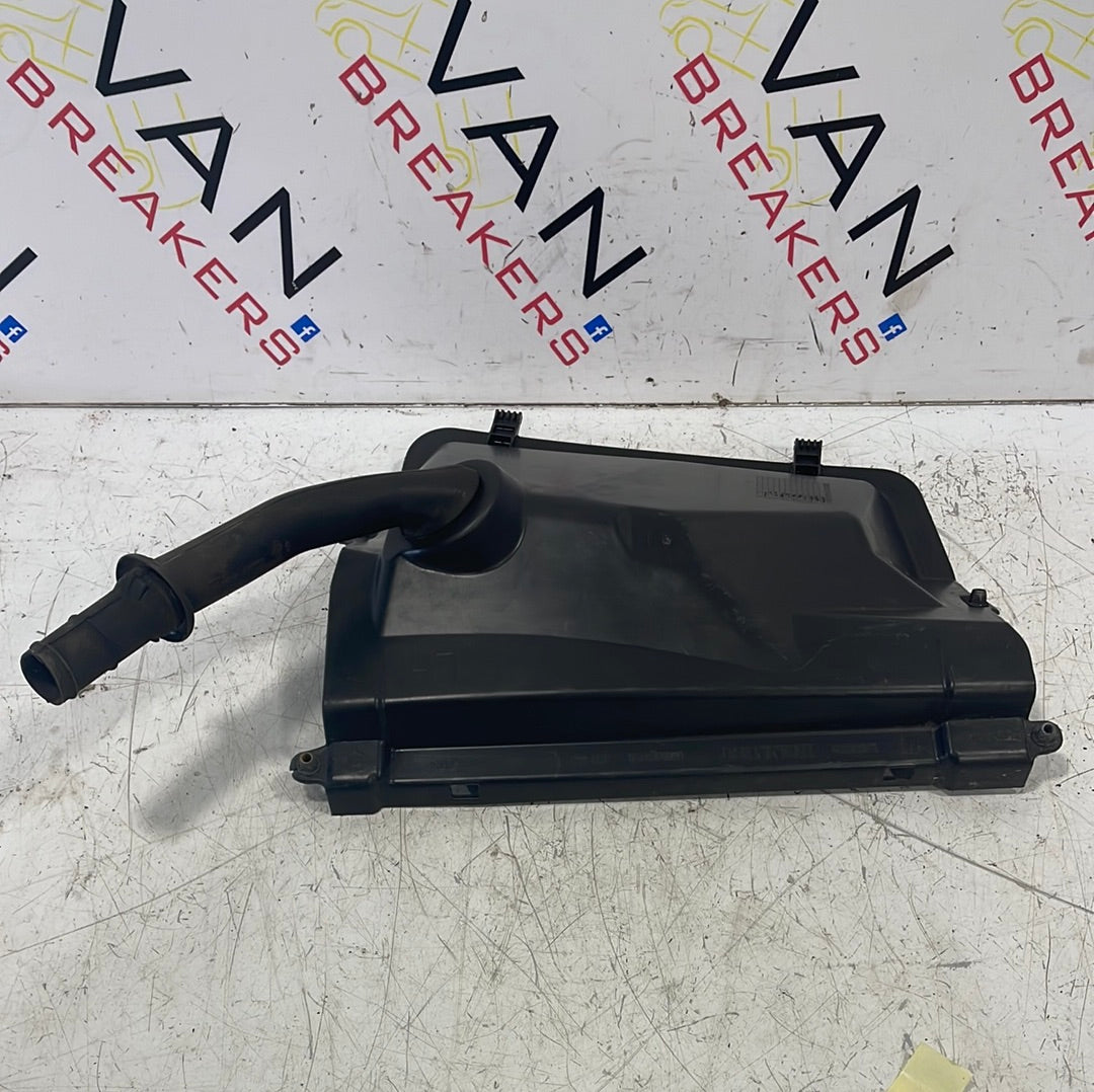 Renault Trafic/Vauxhall Vivaro 2014-2019 PASSENGER N/S WINDSCREEN SCUTTLE PANEL TRIM P/N 93868425