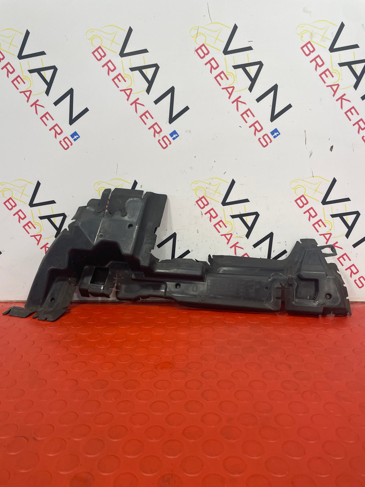 Citroen Dispatch/Peugeot Expert/Vauxhal Vivaro/Toyota Proace/Fiat Scudo AIR DEFLECTOR 2016-2024 P/N 9808276880