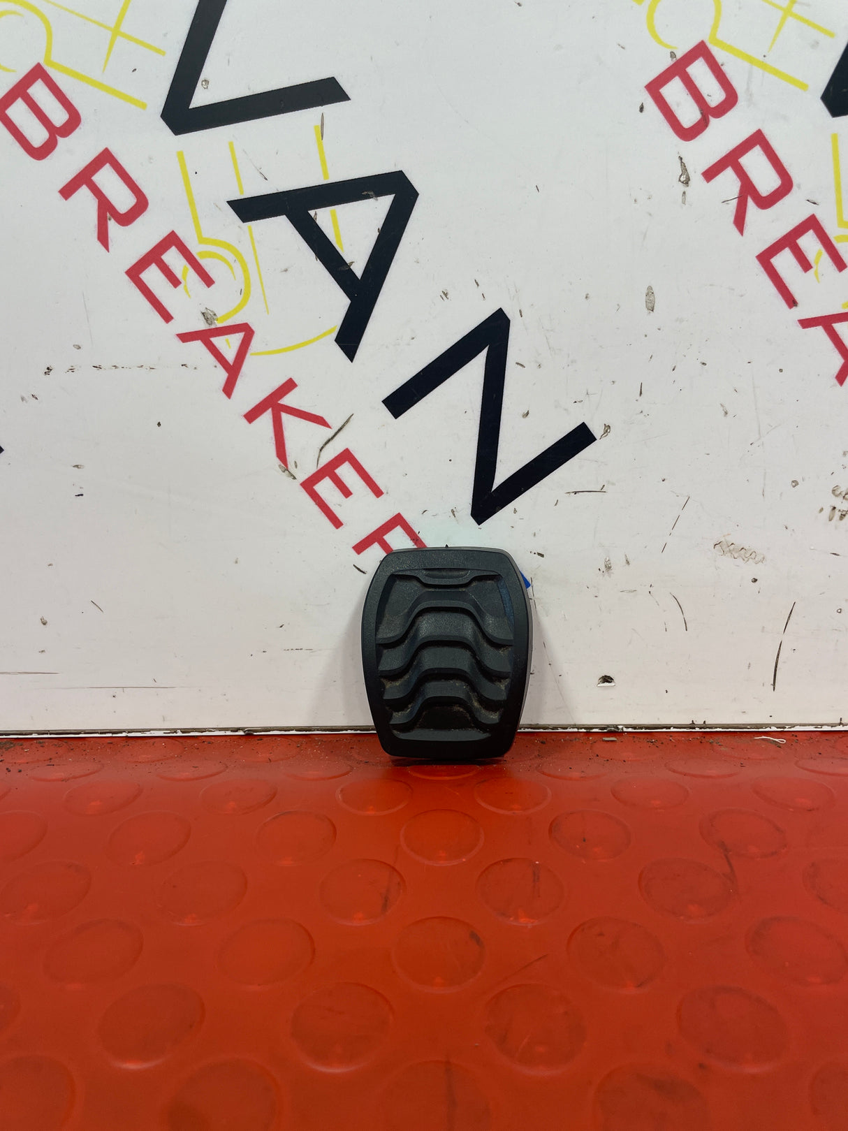 Ford Transit CLUTCH/BRAKE PEDAL RUBBERS P/N BK217A624AB