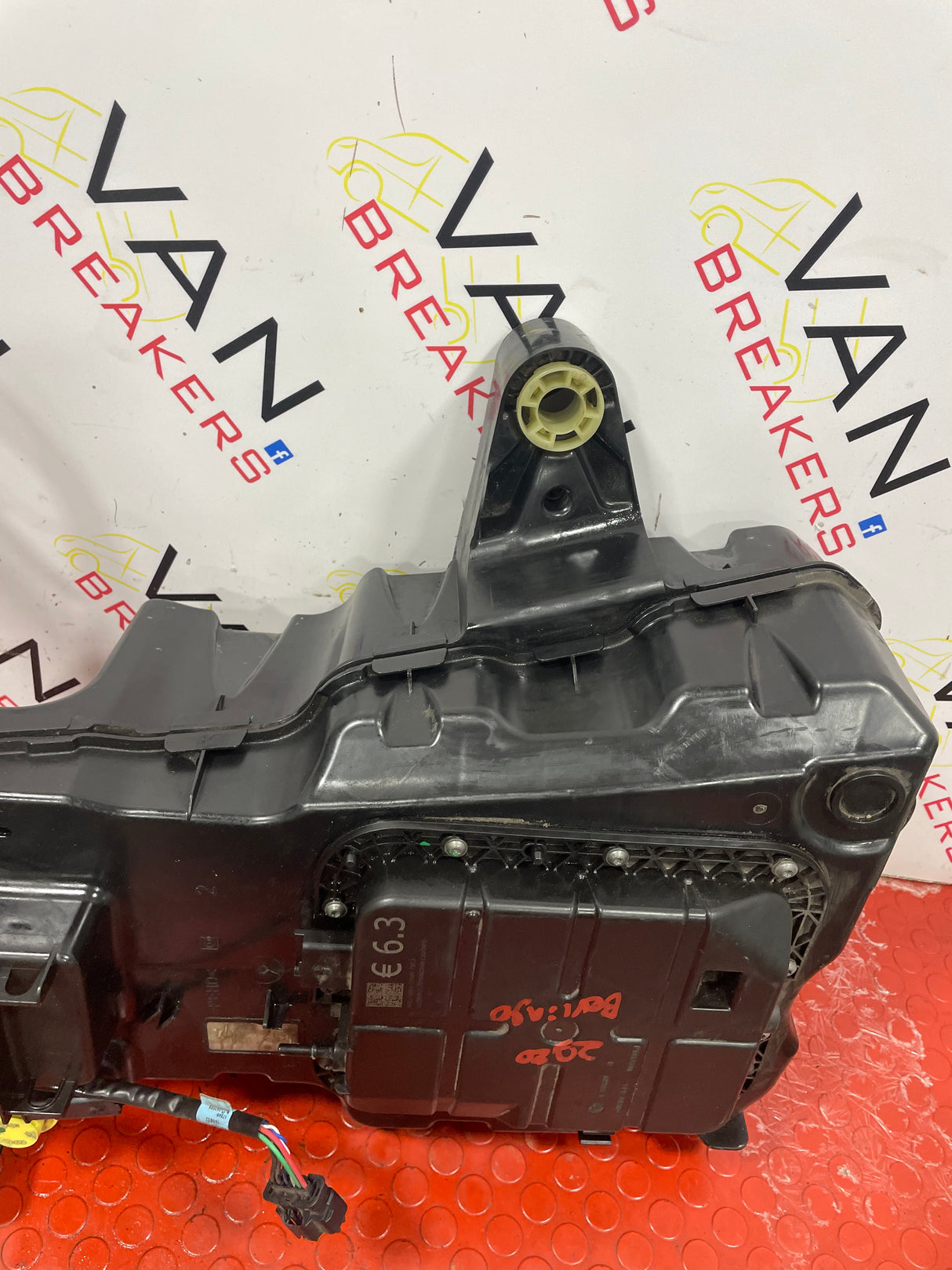 Citreon Berlingo/Peugeot Partner/Vauxhall Combo/Proace City 1.5 ADBLUE TANK COMPLETE WITH PUMP 2019> P/N 9832421480