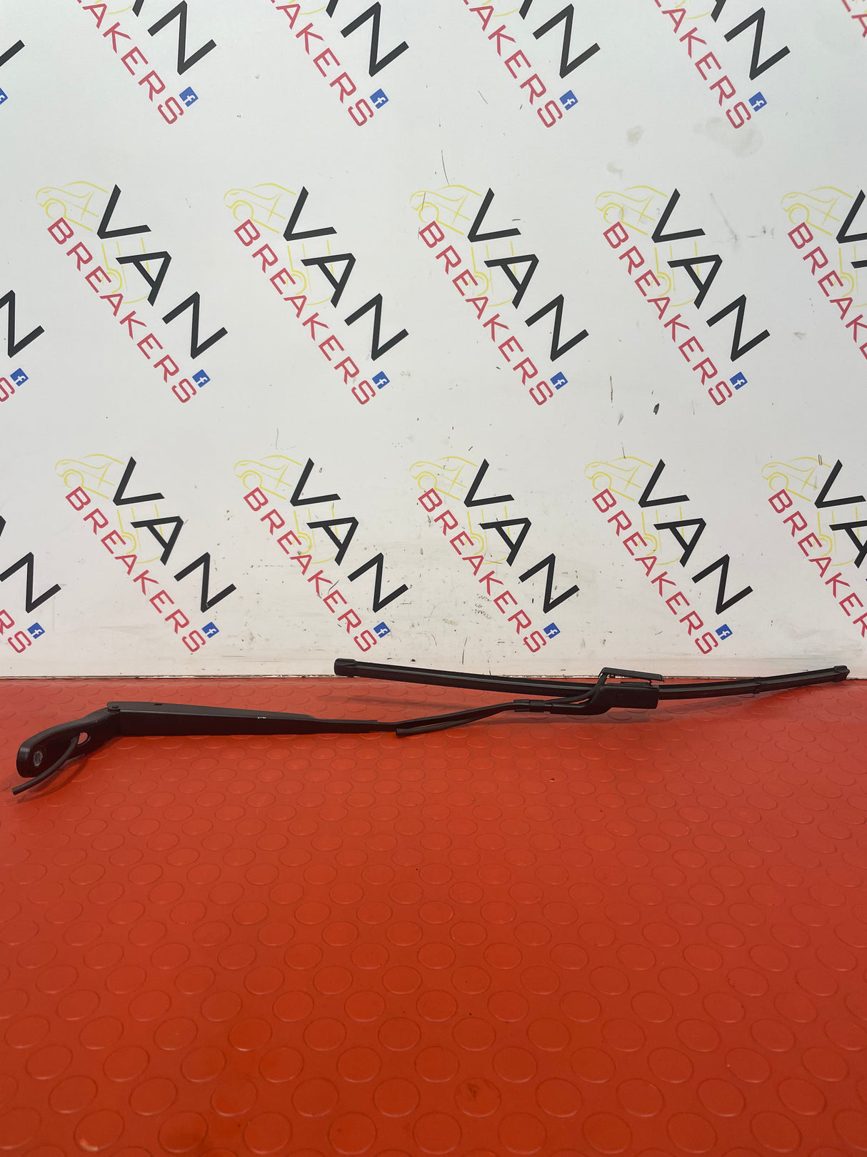 Citroen Berlingo/Peugeot Partner/Toyota Proace City/Vauxhall Combo DRIVER SIDE WIPER ARM 2018-2023 P/N 9833936480