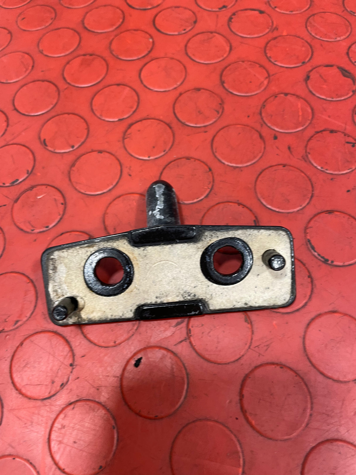 Citroen Berlingo/Peugeot Partner MALE DOOR LOCK BOLT 2008-2016 P/N 9046A1