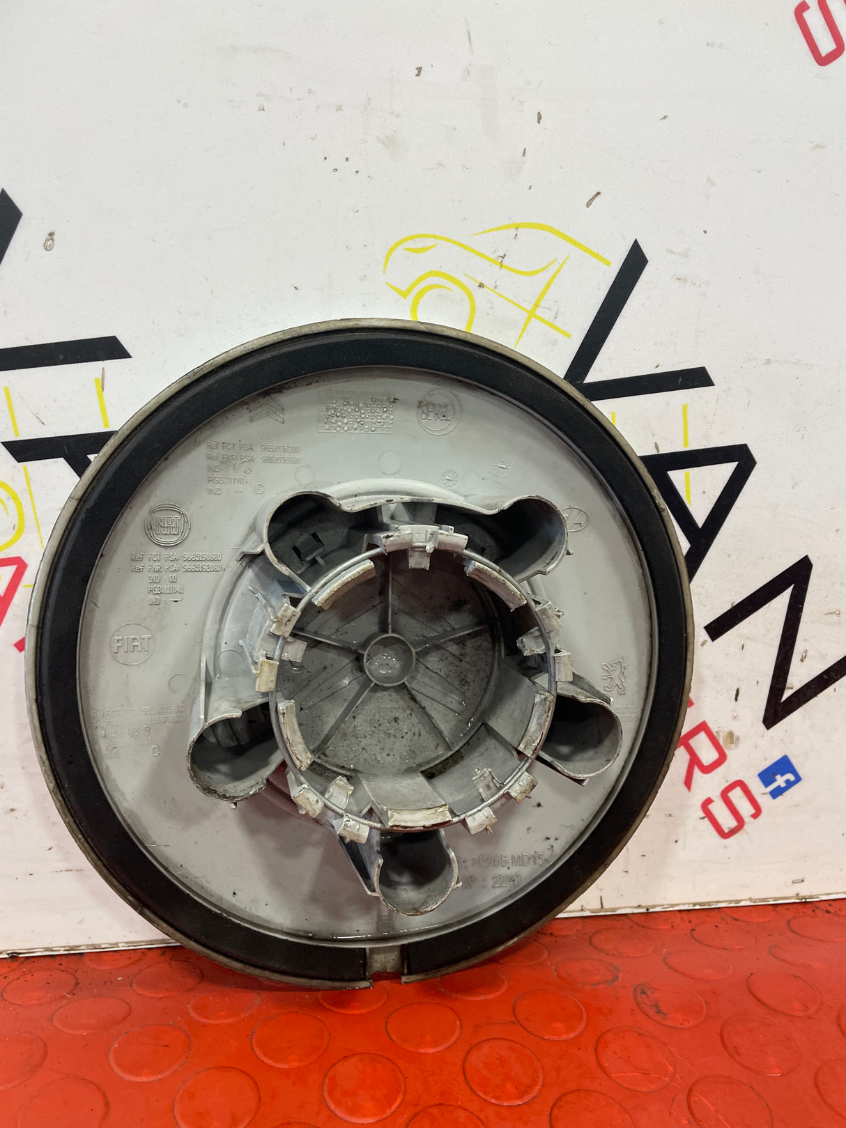 Citroen Dispatch Mk2 WHEEL CENTER CAP 2010-2018 P/N 9658036380