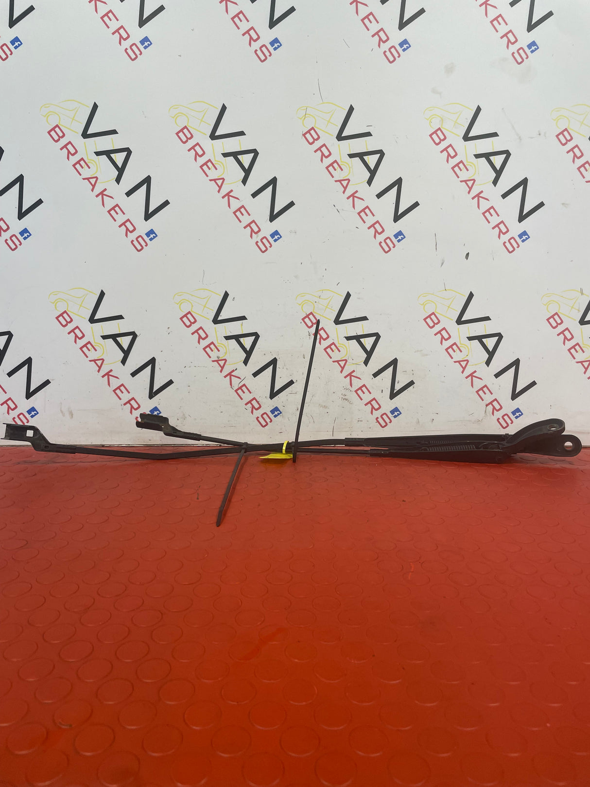 Citroen Berlingo/Peugeot Partner WINDSCREEN WIPERS (PAIR) No Blades 2008-2018 P/N 9682975280 - 1