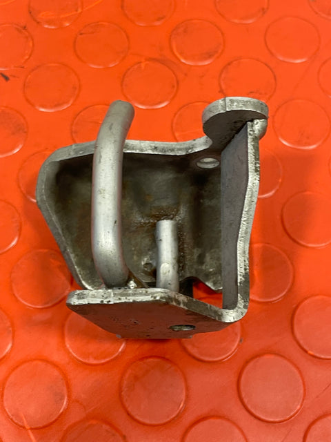 Citroen Berlingo/Peugeot Partner/Vauxhall Combo/Toyota Proace City INJECTOR PUMP BRACKET 1.5 HDI 2017-2024 P/N 98310966