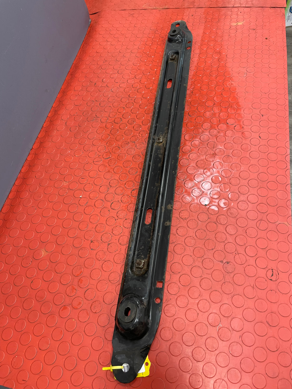 Citroen Berlingo/ Peugeot Partner BOTTOM RADIATOR BRACKET 2008-2018 P/N D04S40