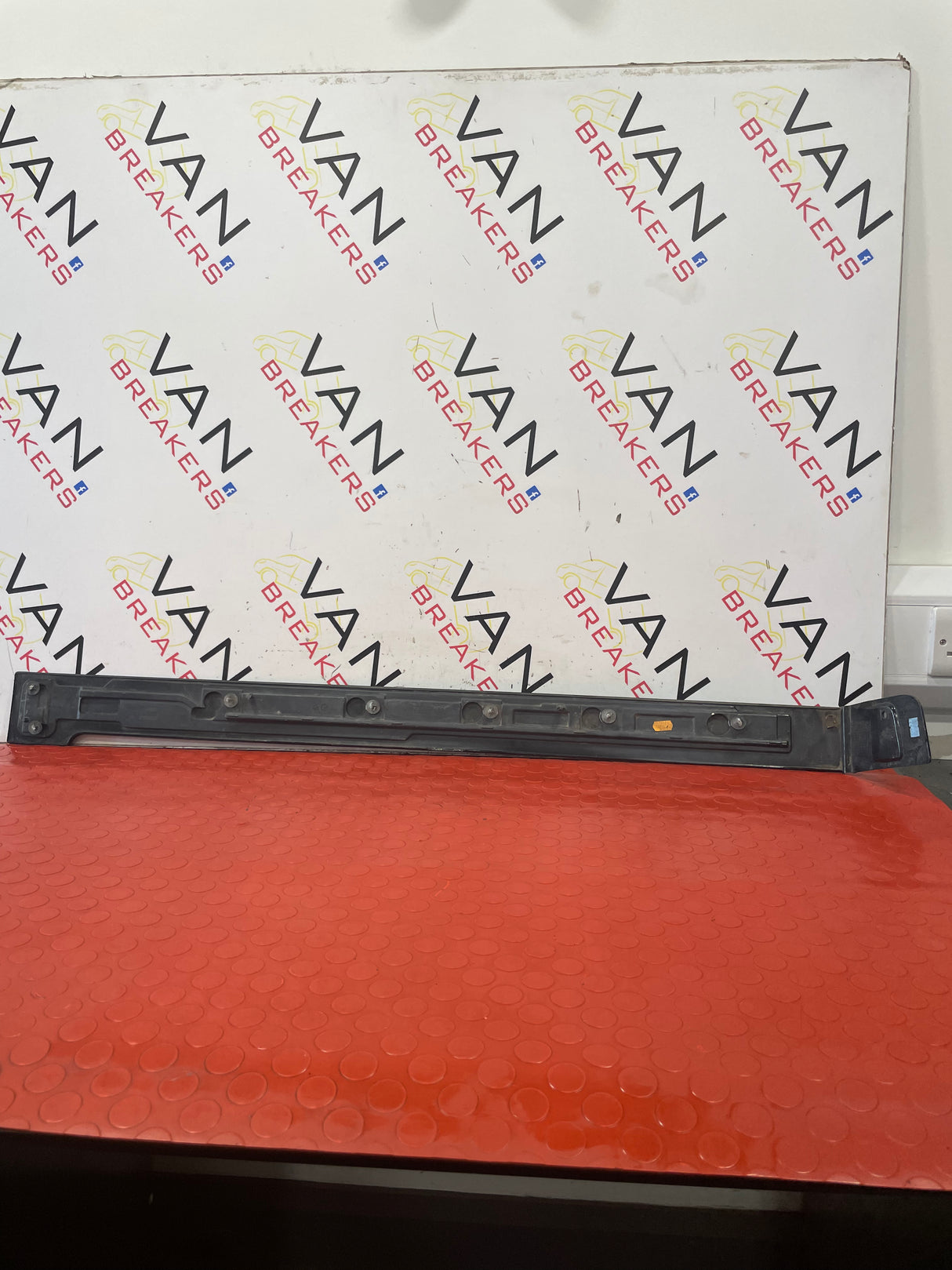 Citroen Dispatch/ Peugeot Expert/ Toyota Proace/ Vauxhall Vivaro PASSENGER SIDE SLIDING DOOR RAIL TRIM (Black) 2019-2023 P/N 9808384180