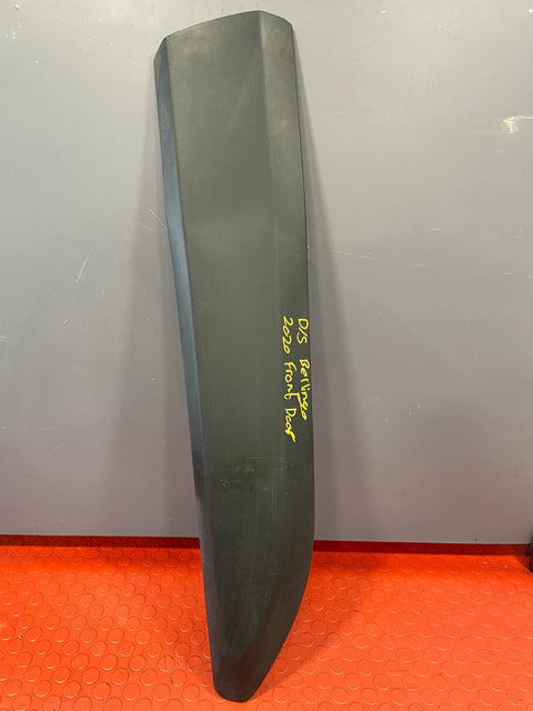 Citroen Berlingo/Vauxhall Combo/Peugeot Partner/Proace City DOOR MOULDING FRONT DRIVER SIDE 2019-2024  P/N 9817696277