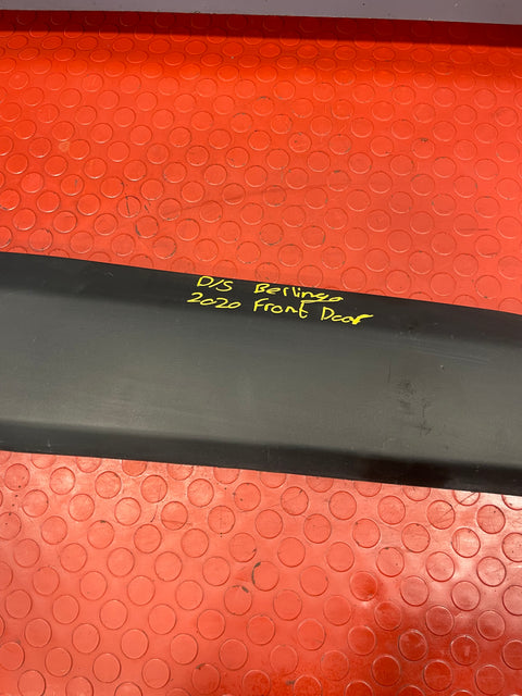 Citroen Berlingo/Vauxhall Combo/Peugeot Partner/Proace City DOOR MOULDING FRONT DRIVER SIDE 2019-2024  P/N 9817696277