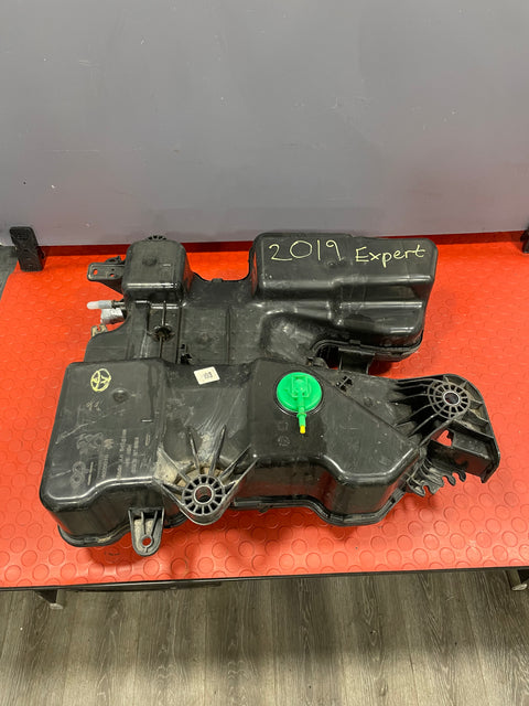 Citroen Dispatch/ Peugeot Expert/ Toyota Proace/Vauxhall Vivaro (19) ADBLUE TANK AND PUMP 2017-2024   P/N 4099016