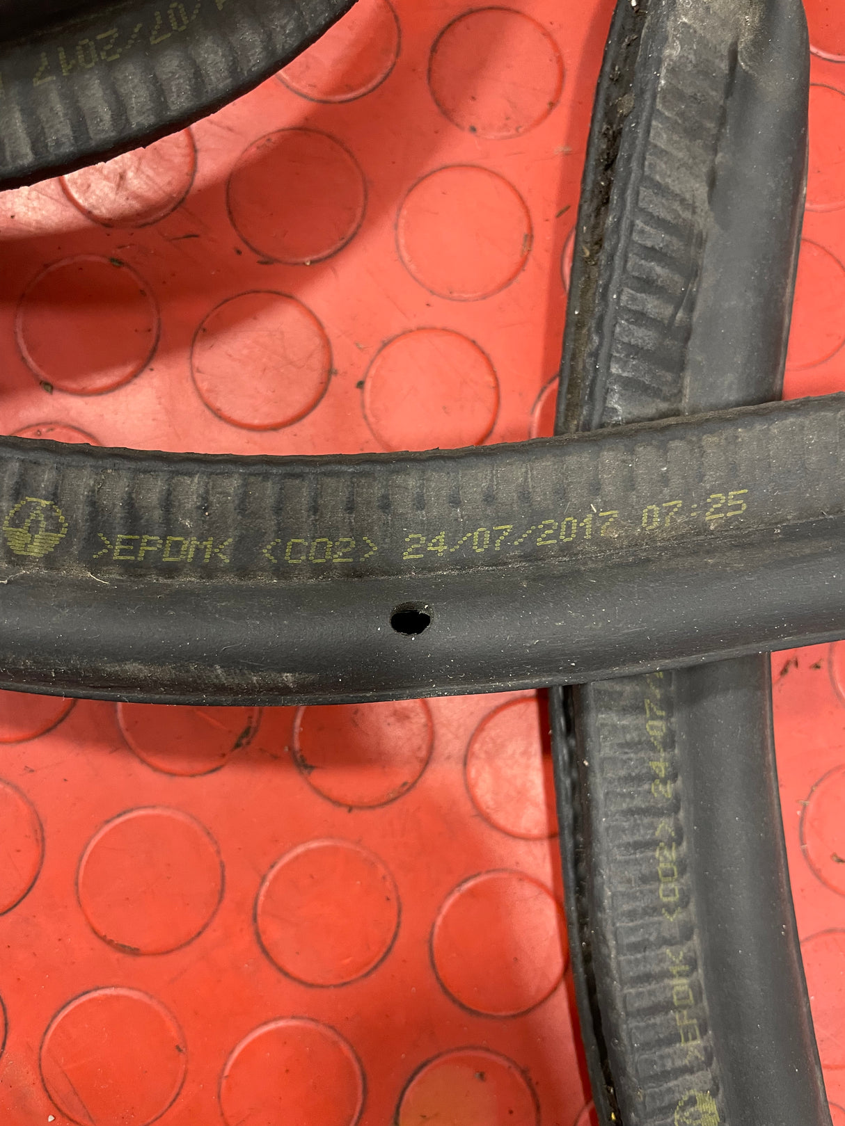 Renault Trafic/Vauxhall Vivaro/Nissan NV300 Primastar REAR RUBBER DOOR SEAL 2014-2019 P/N 8200032788
