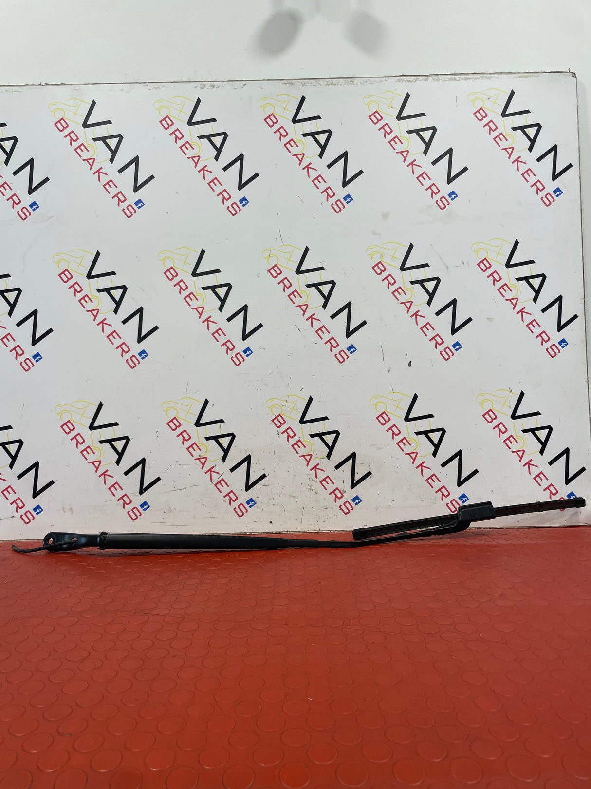 Vauxhall Combo/Peugeot Partner/Citroen Berlingo PASSENGER SIDE WIPER ARM (FRONT) P/N 9839409180