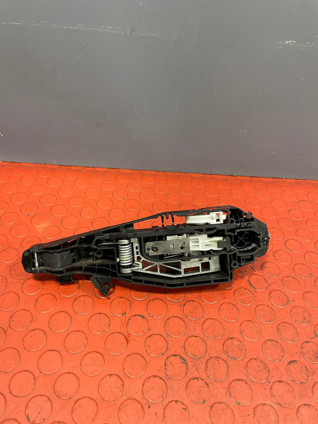 Citroen Dispatch/Peugeot Expert/Vauxhall Vivaro/Toyota Proace/Fiat Scudo OUTER DOOR HANDLE OPENER Driver's Side Front 2016-2024 P/N 9688834080 - 1