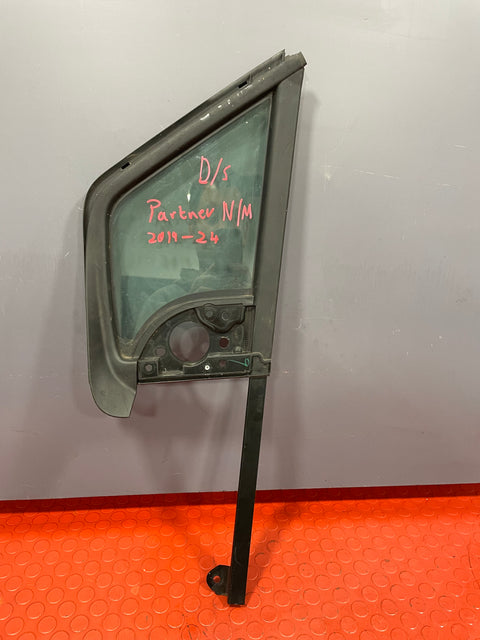 Citroen Berlingo/Peugeot Partner/Vauxhall Combo/Toyota Proace City QUARTER GLASS WINDOW Driver Side  2019-2024 P/N 9818042180