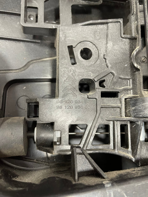 Citroen Dispatch/Peugeot Expert/Vauxhall Vivaro/Toyota Proace/Fiat Scudo SET OF SLIDING DOOR HANDLE,DOOR OPENER HOUSING, DOOR MECHANISM, PASSENGER SIDE 2016-2024 P/N 9812093480 / 1400018580