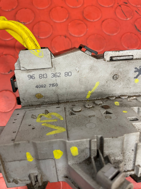 Citroen Dispatch/Peugeot Expert/Vauxhall Vivaro/Toyota Proace City/Fiat Scudo REAR DOOR LOCK MECHANISM (6 Pins) 2008-2016 P/N 9681336280