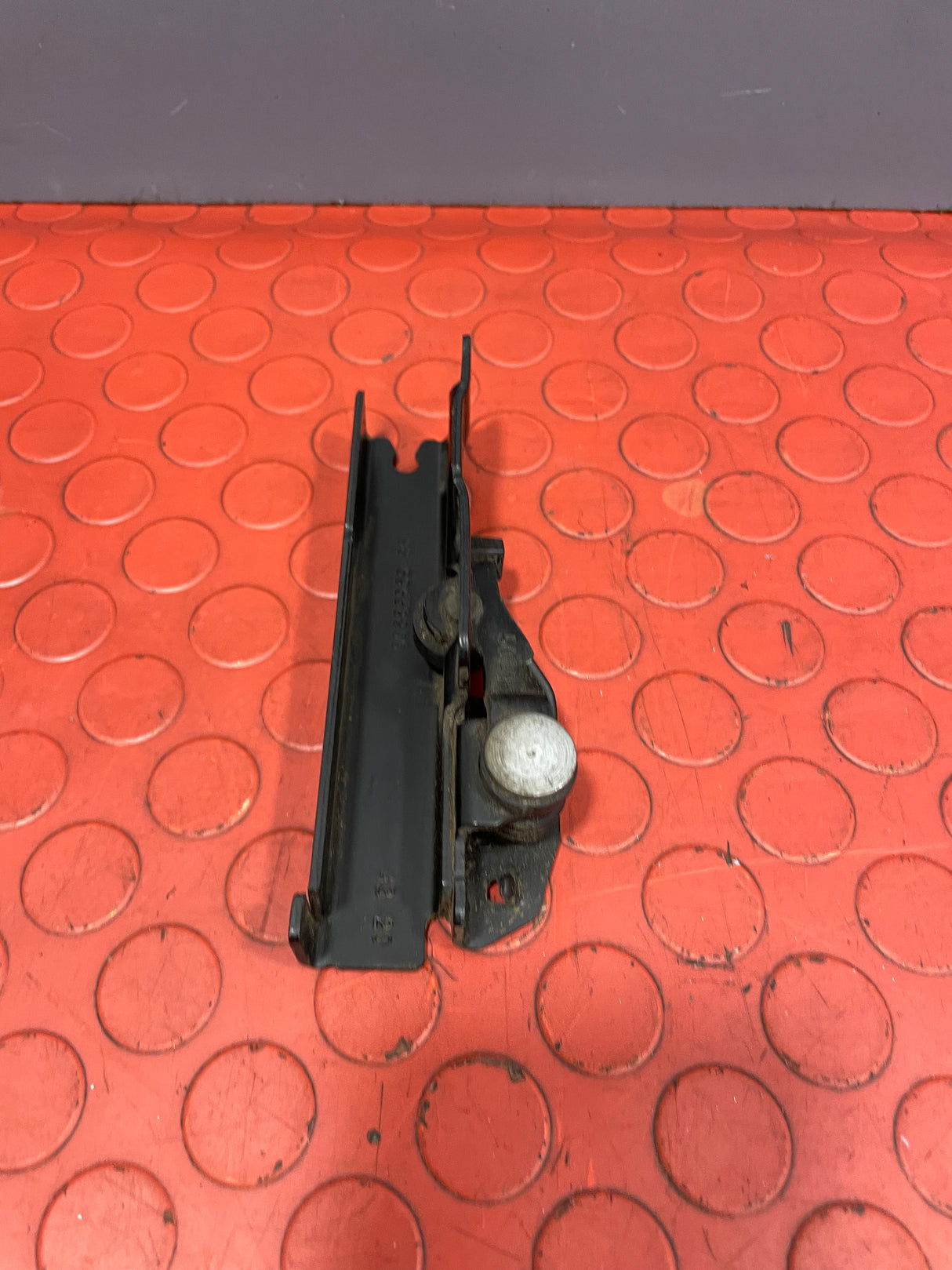 Citroen Berlingo/Peugeot Partner PASSENGER'S SIDE SLIDING DOOR RAIL P/N 9816965880