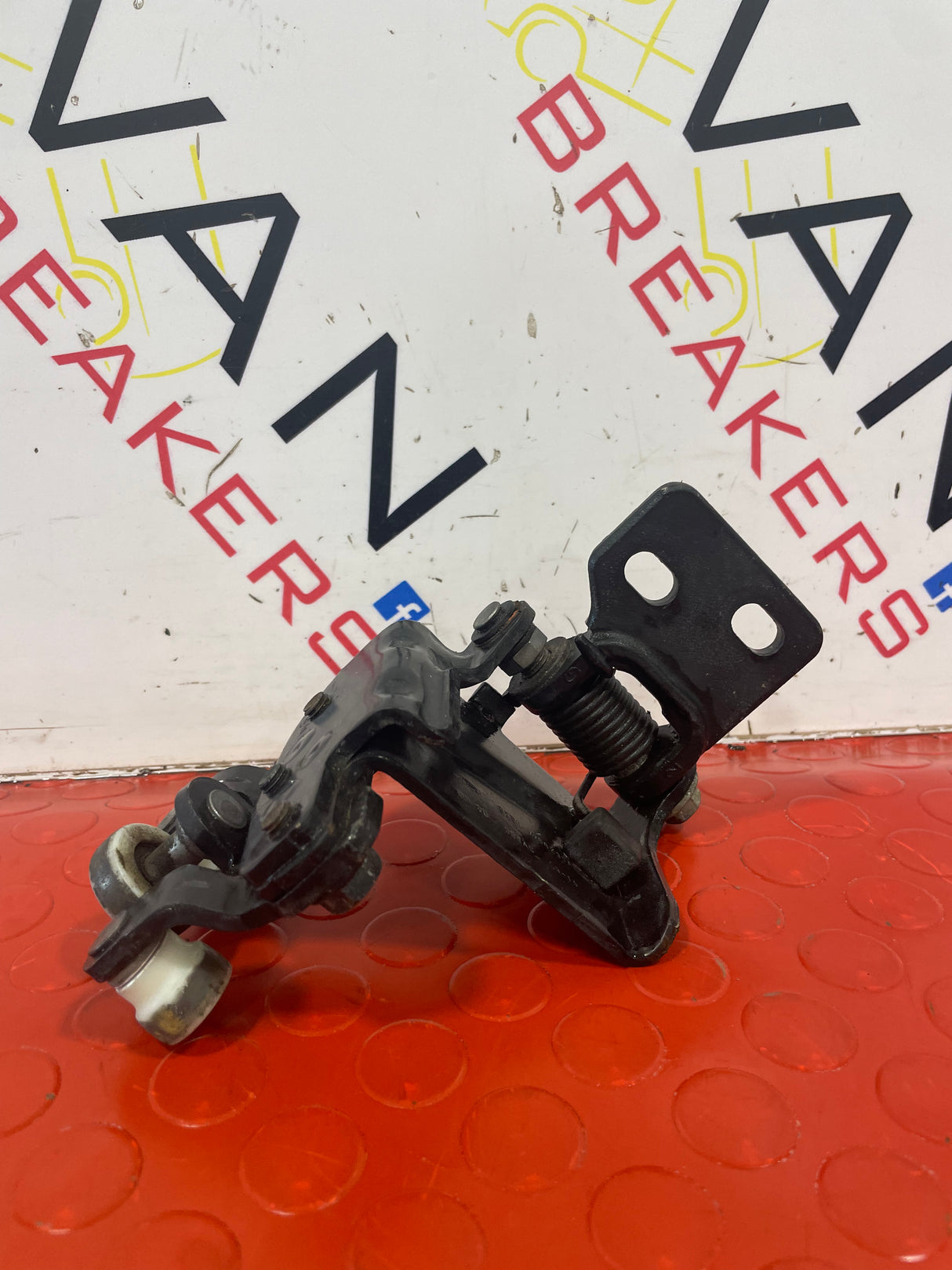 Ford Transit MK8 LEFT SIDE SLIDING DOOR HINGE ROOLER MIDDLE P/N BK31V268K35AE