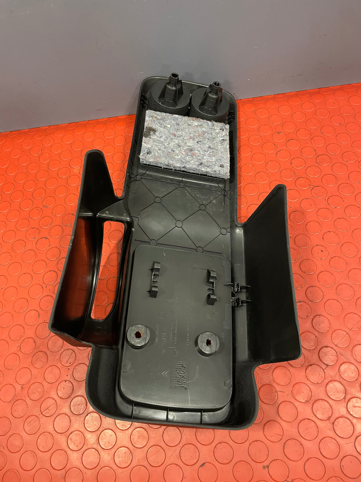 Citroen Berlingo/Peugeot Partner CENTER CONSOLE/ HANDBRAKE COVER 2008-2016 P/N 060936J01 / MP06512