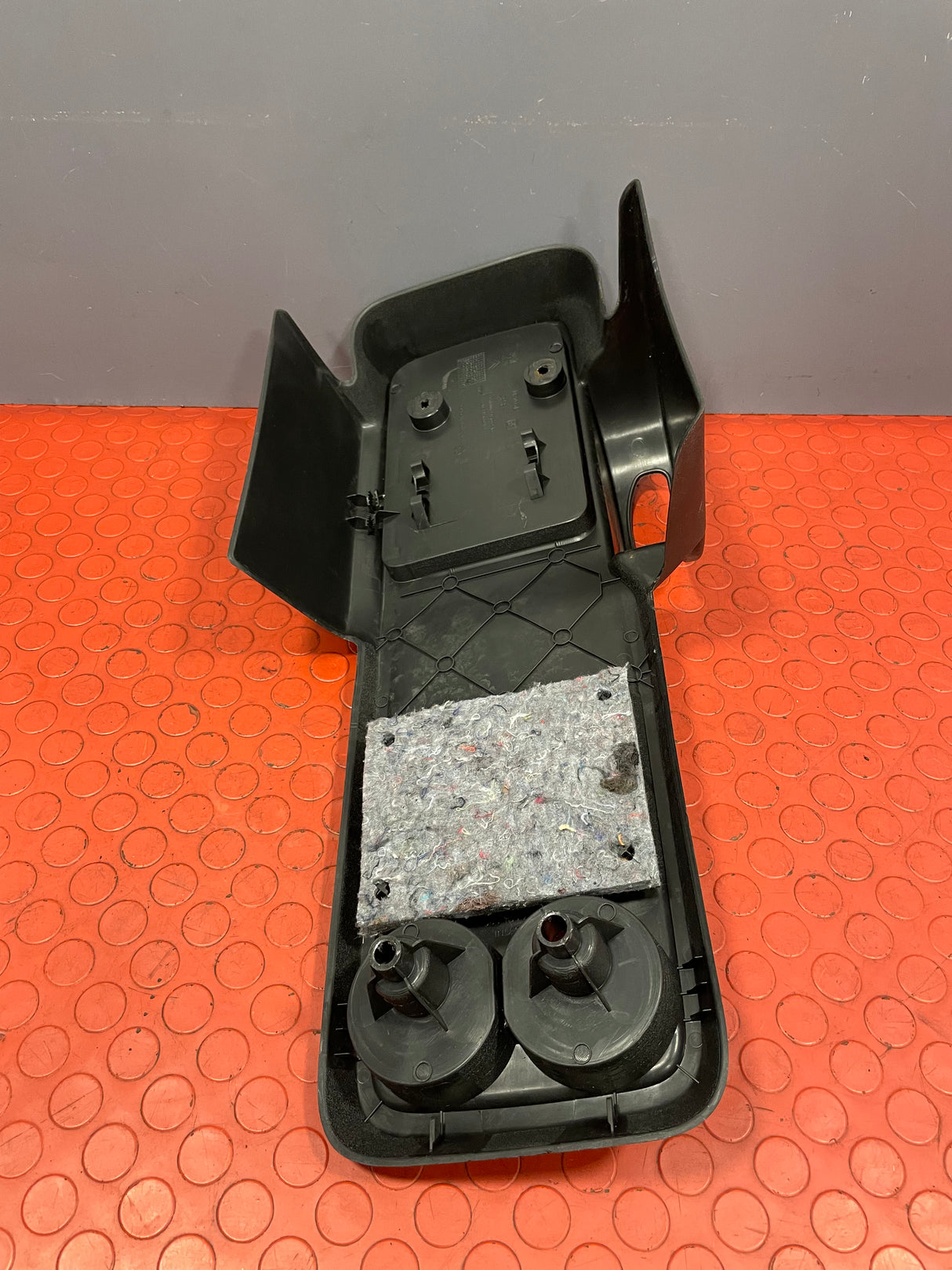 Citroen Berlingo/Peugeot Partner CENTER CONSOLE/ HANDBRAKE COVER 2008-2016 P/N 060936J01 / MP06512