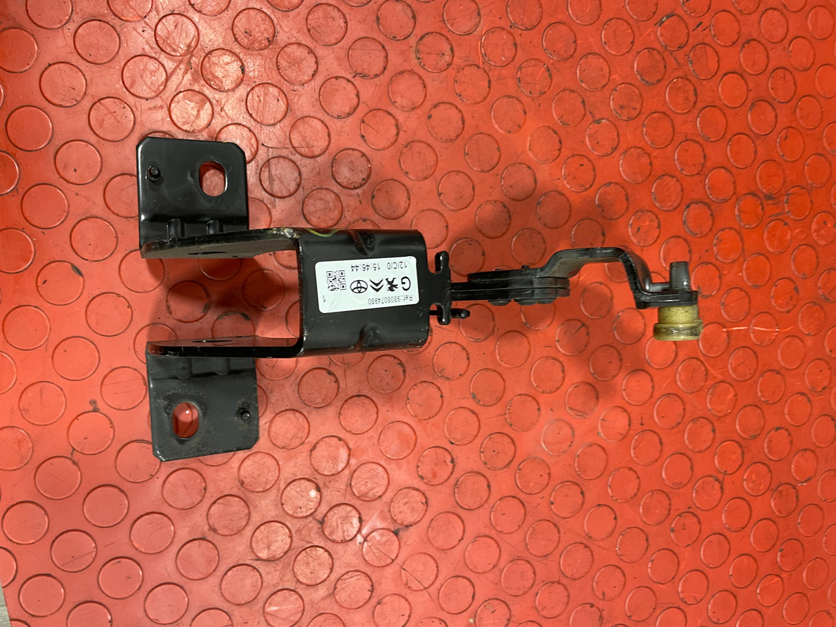 Vauxhall Vivaro/Citroen Dispatch/Peugeot Expert/Toyota Proace/Fiat Scudo CENTRE SLIDING DOOR ROLLER LEFT SIDE 2016-2024 P/N 9808074980