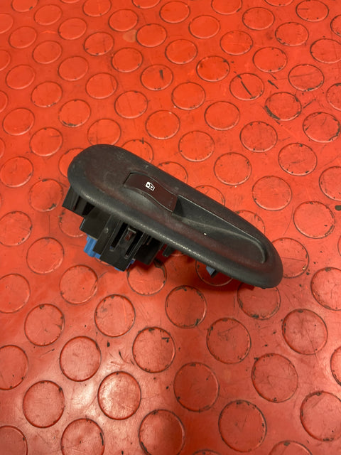 Renault Master/Vauxhall Movano/Nissan NV400 WINDOW SWITCH Passenger's Side 2.3 MK3 P/N 8200548968