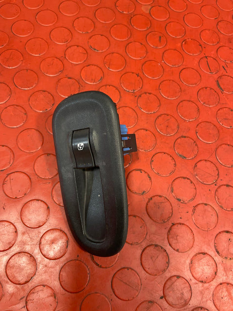 Renault Master/Vauxhall Movano/Nissan NV400 WINDOW SWITCH Passenger's Side 2.3 MK3 P/N 8200548968