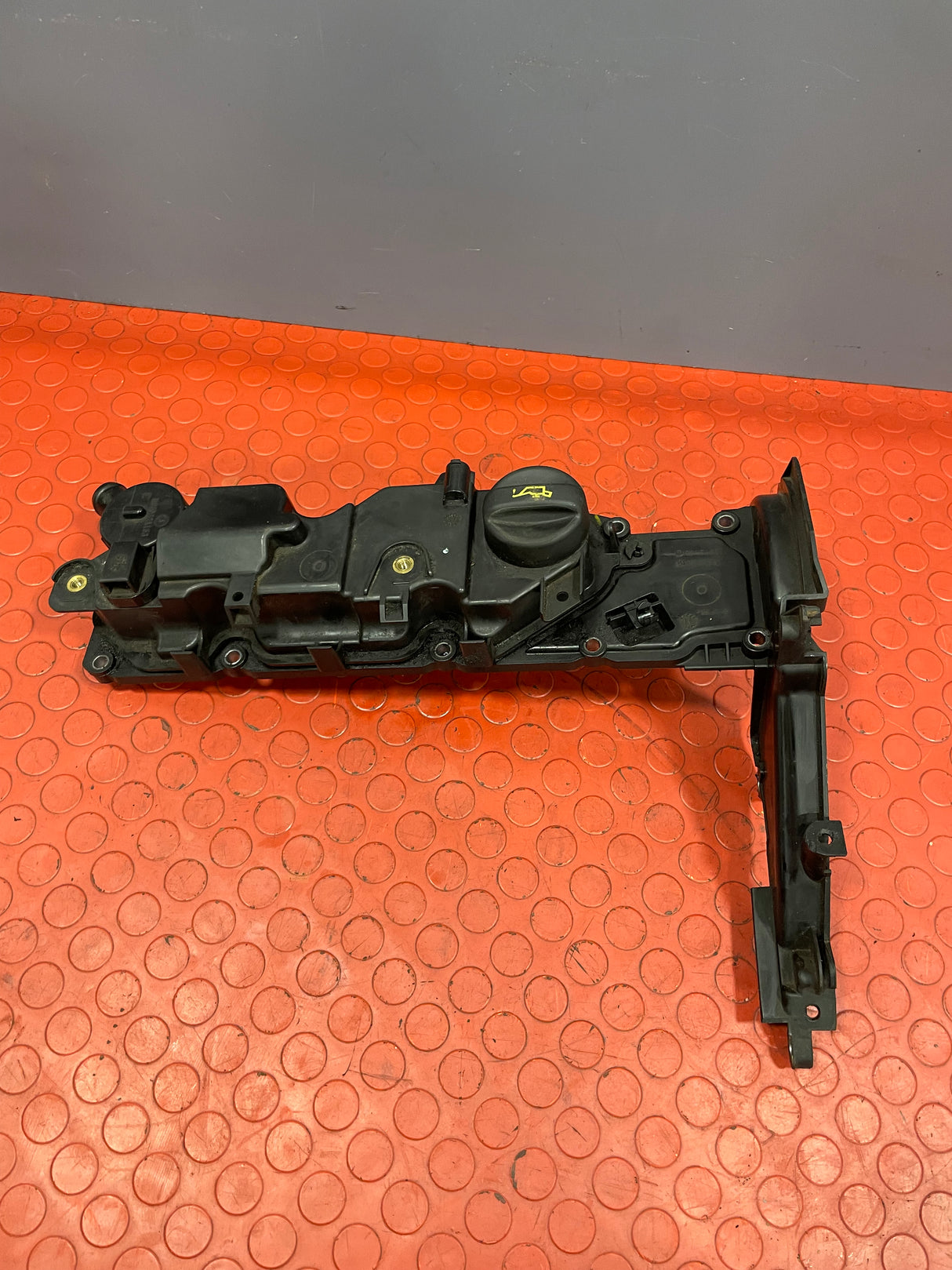 Citroen Berlingo/Peugeot Partner CYLINDER HEAD / VALVE COVER 2013-2018 1.6 HDi P/N 9688939180