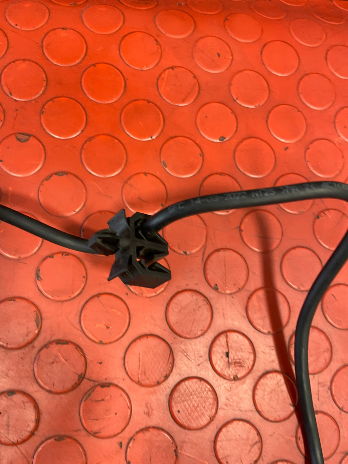 Vauxhall Vivaro/Citroen Dispatch/Peugeot Expert/Toyota Proace/Fiat Scudo EXPANSION BOTTLE PIPE NO. 5 P/N 9818468680