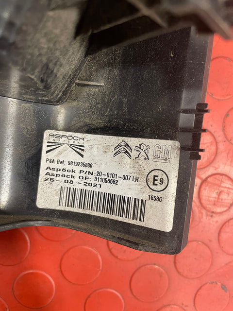 Citroen Berlingo/Peugeot Partner/Vauxhall Combo/Toyota Proace City PASSENGER'S SIDE TAILLIGHT 2019-2024  P/N 9819235880-1