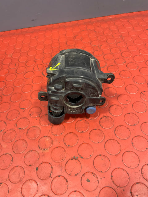 Citroen Berlingo/Peugeot Partner/Vauxhall Combo/Toyota Proace City FOG LIGHT HOUSING ONLY (damage one mounting point)(fits both sides) 2019-2024 P/N 9837817180 / 89211690