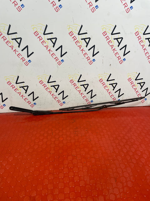 Renault Trafic/ Vauxhall Vivaro P/S WINDSCREEN WIPER 2001-2016 P/N 7700311585