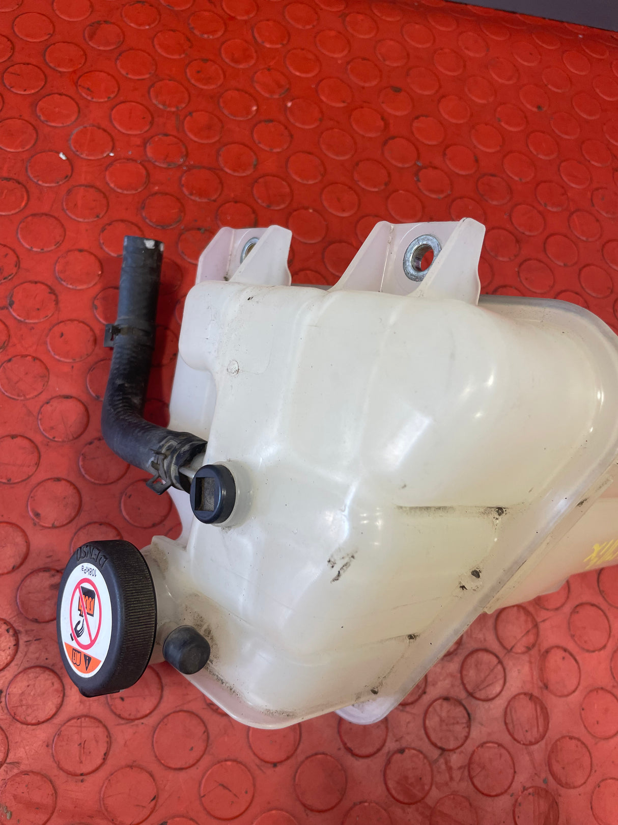 Toyota Hilux COOLANT RESERVOIR/EXPANSION BOTTLE 2016-2023 P/N 166400E010