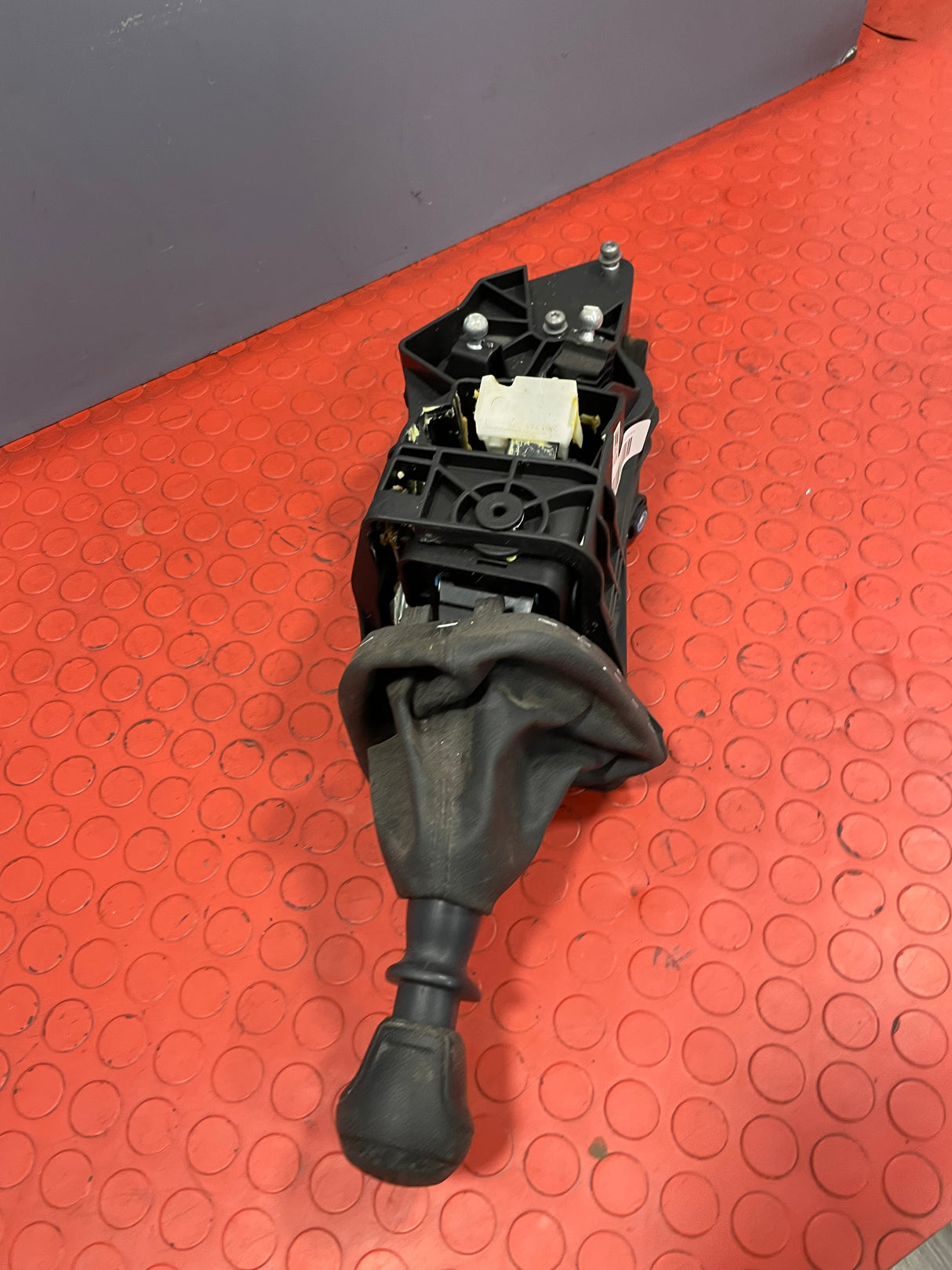 Volkswagen Crafter 2.0 FWD 6-Speed GEAR SELECTOR MECHANISM 2021 P/N 2N0711025