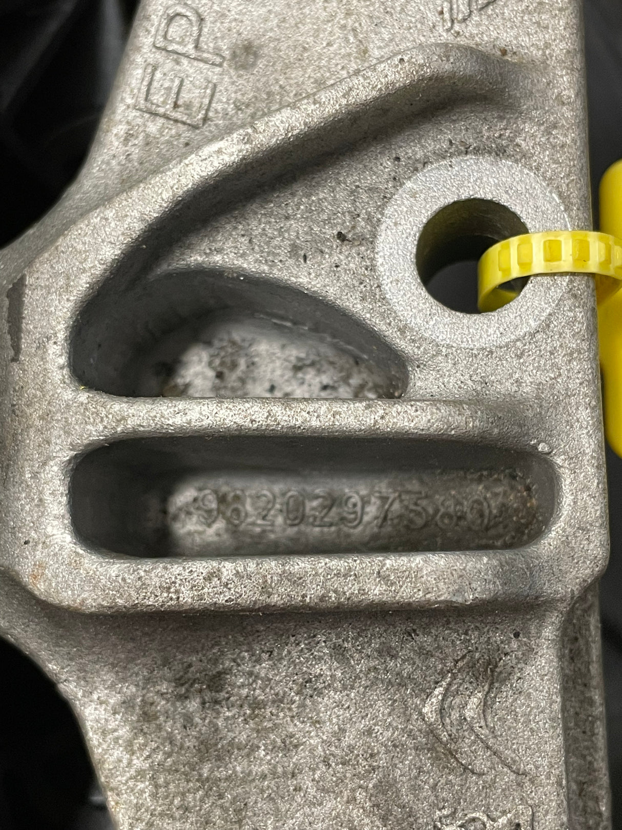 Citroen Berlingo/Peugeot Partner/Vauxhall Combo/Toyota Proace City ENGINE MOUNT O/S DRIVER'S SIDE 1.5 2019-2024 P/N 9820297580