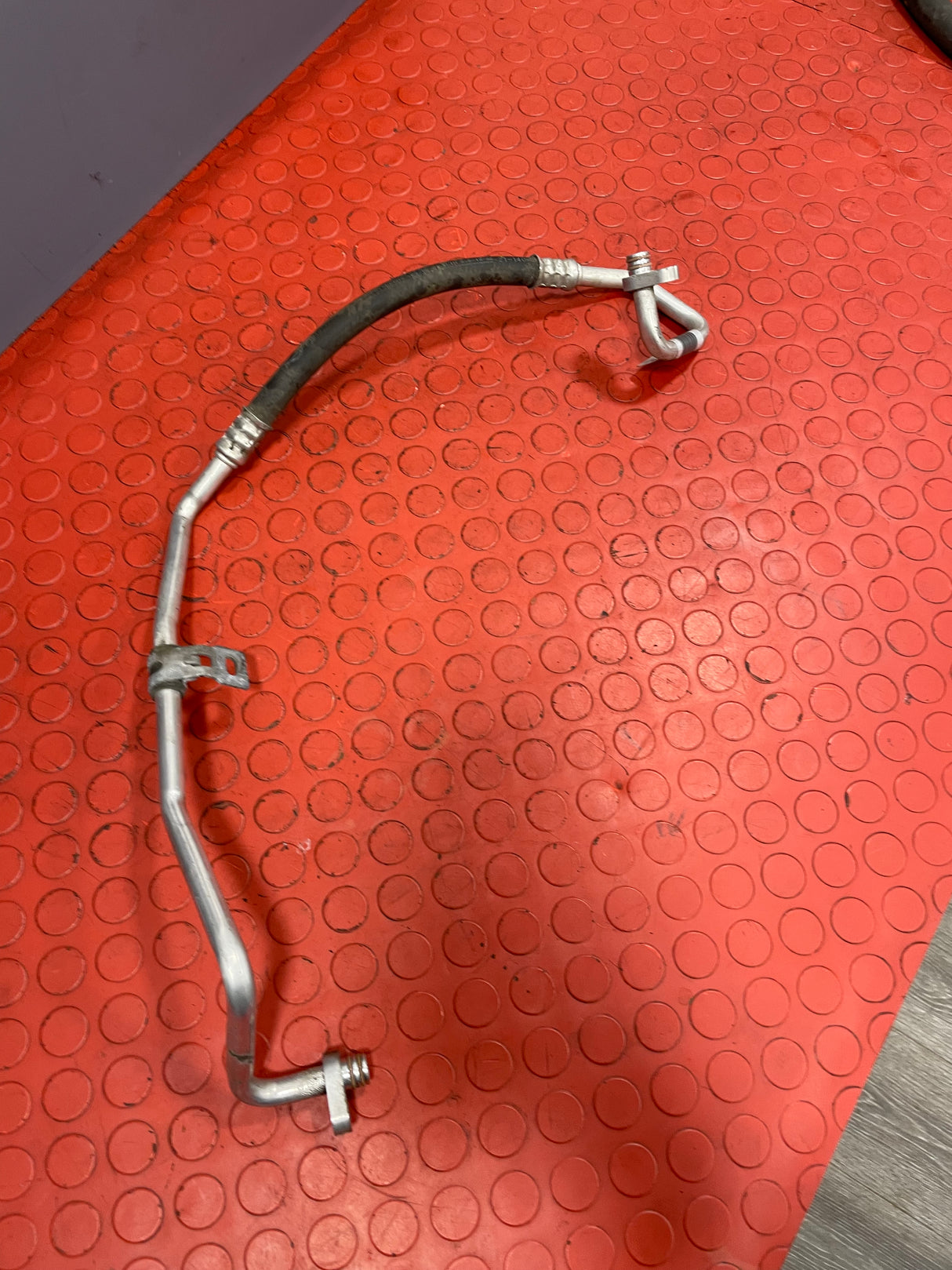 Citroen Berlingo/Peugeot Partner/Vauxhall Combo/Toyota Proace City AIR CONDITIONING PIPE 1.6/1.5 2019-2024 P/N 9822433480 - 1