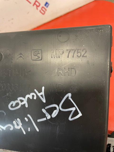 Citroen Berlingo/Peugeot Partner/Toyota Proace City/Vauxhall Combo AUTOMATIC GEAR SHIFT SELECTOR WITH  HANDBRAKE BUTTON AND SURROUND 2019-2024  P/N 98093147ZD