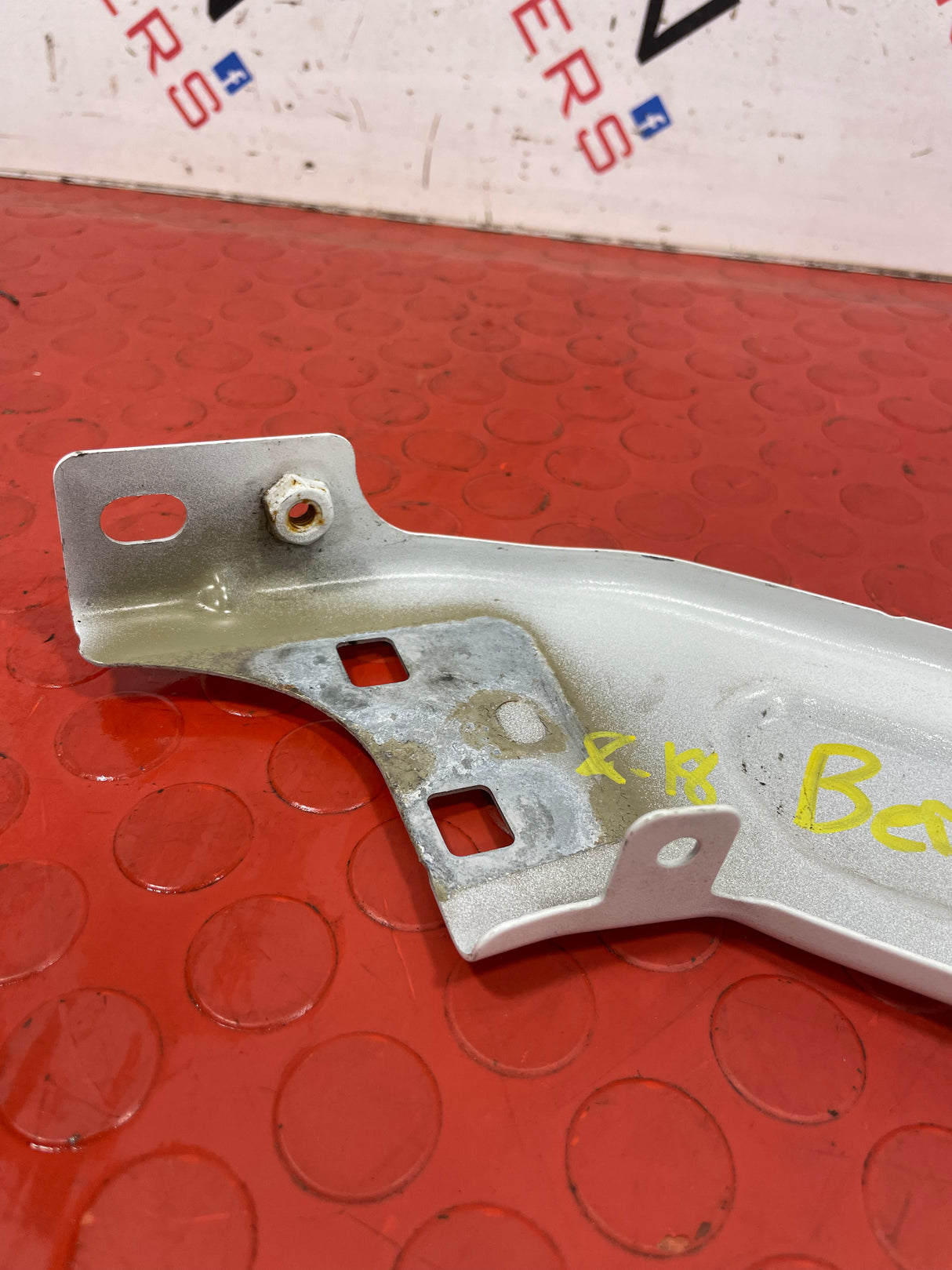 Citroen Berlingo/ Peugeot Partner PASSENGER SIDE UNDER HEADLIGHT BRACKET (WHITE) 2008-2018 P/N 02G